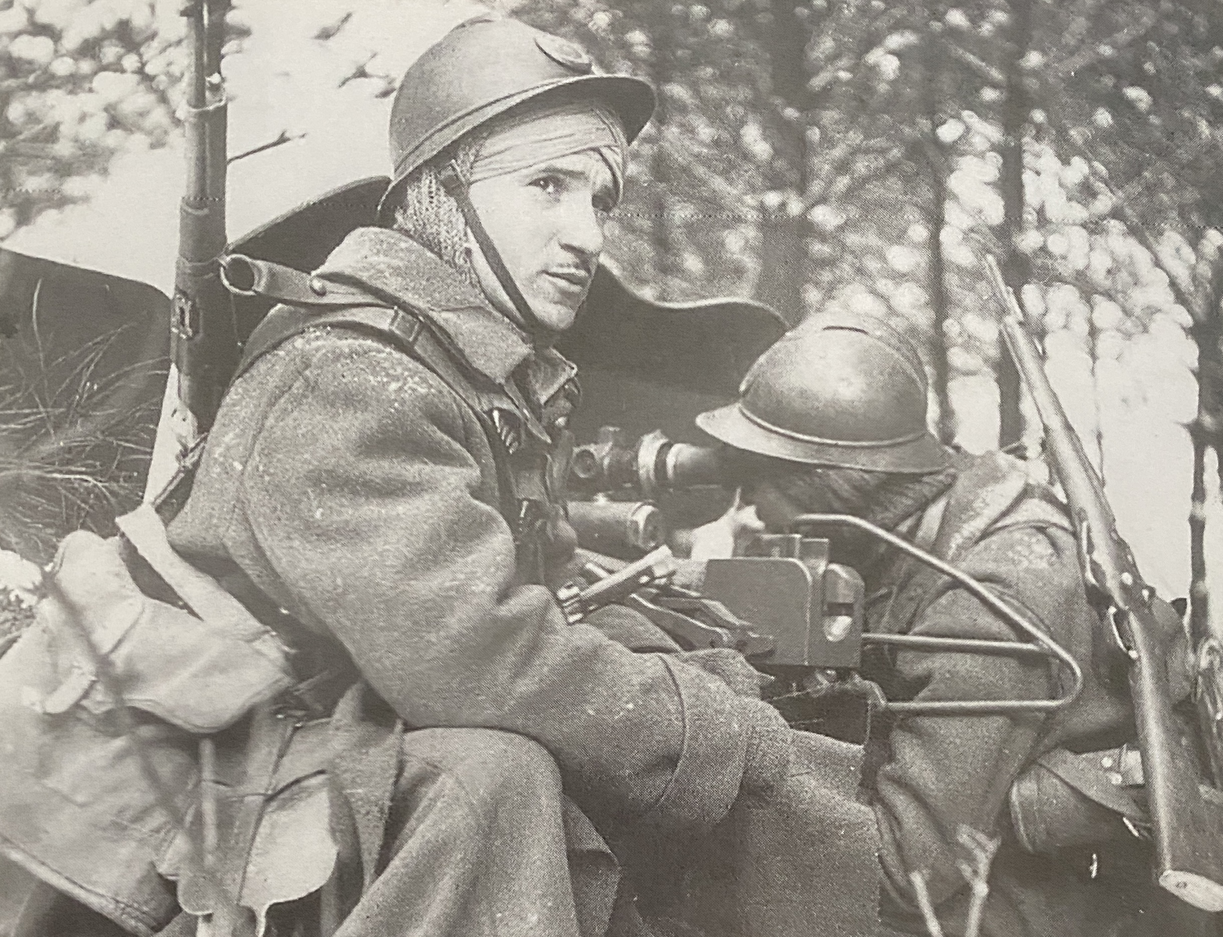 Photographie historique de tirailleurs marocains de la Division du Général Mellier pendant la bataille de Gembloux en mai 1940